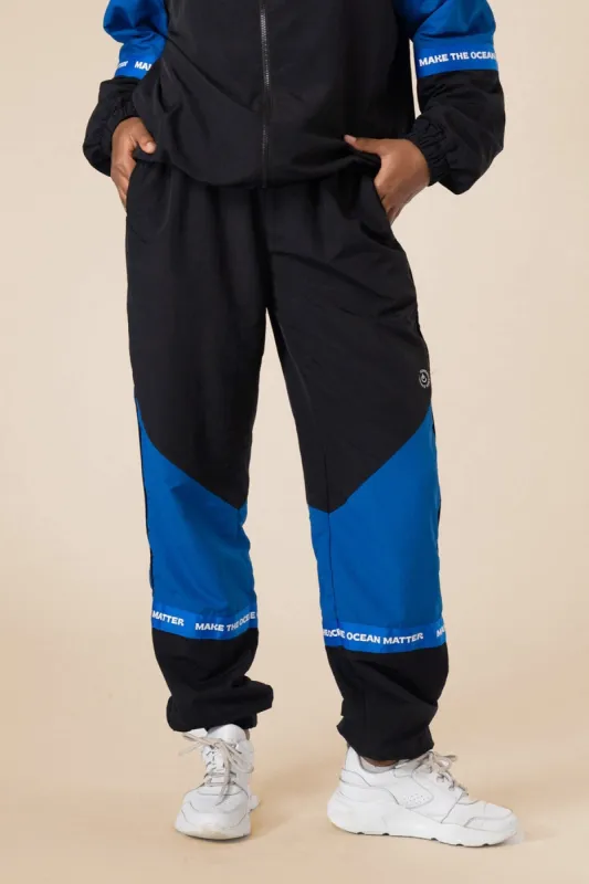 Adventure Tracksuit Pants Black/Blue sold by Ivalo.com