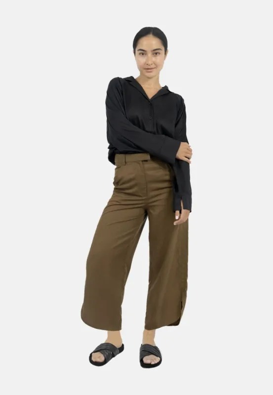 Auckland Pants Taupe sold by Ivalo.com
