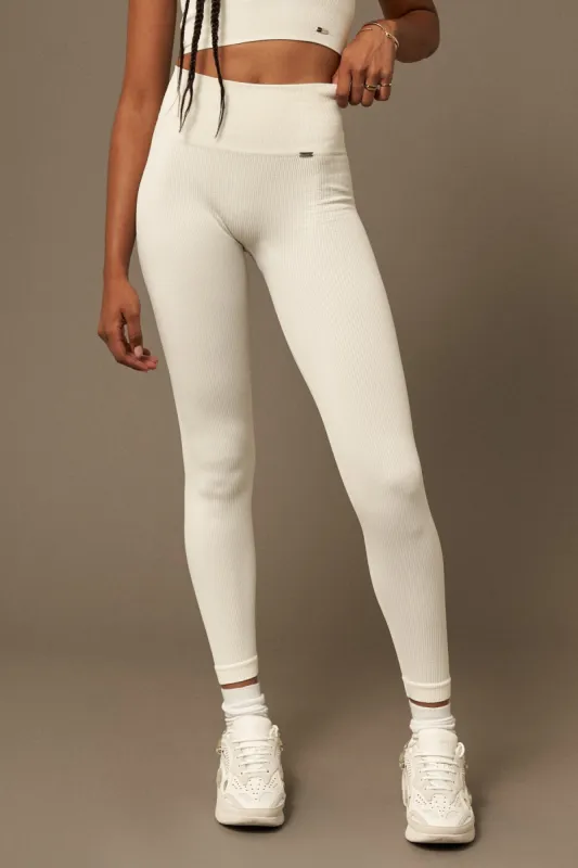 Beyond Leggings Pearl White sold by Ivalo.com
