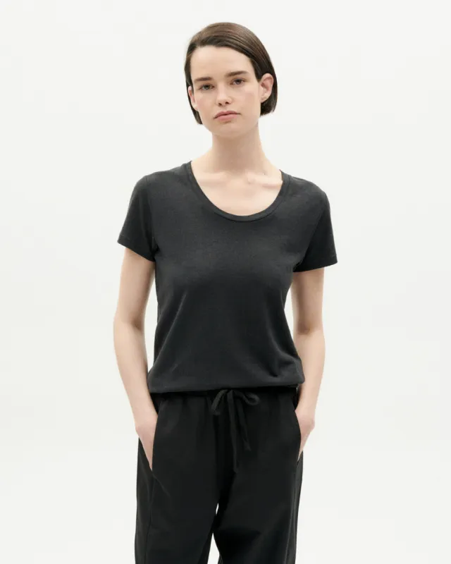 Regina Lightweight Hemp T-Shirt Black sold by Ivalo.com