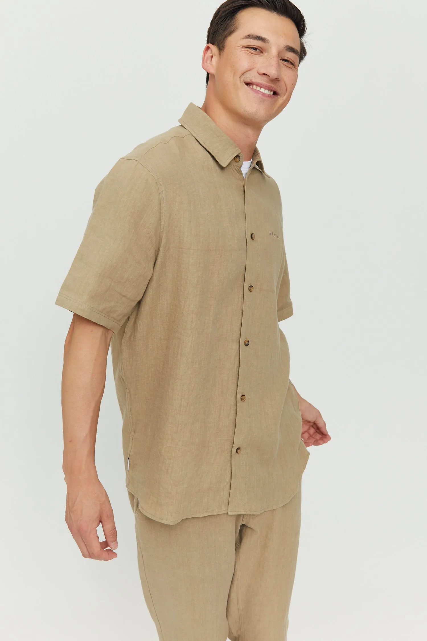 Leland Men's Linen Shirt sold by Ivalo.com