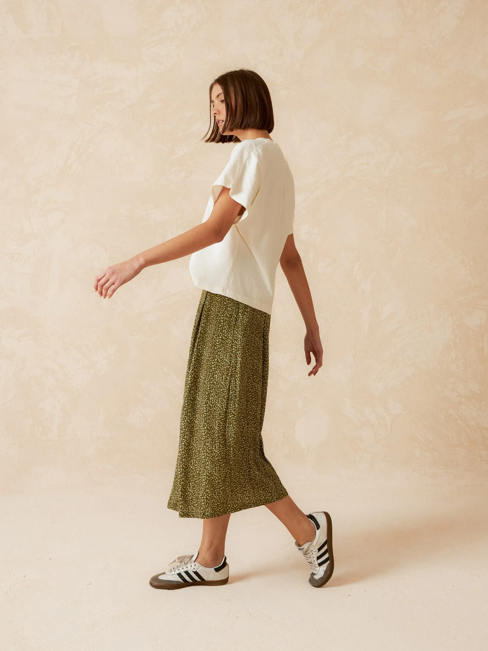 Basic Round Neckline T-Shirt Beige sold by Ivalo.com product image thumbnail 2