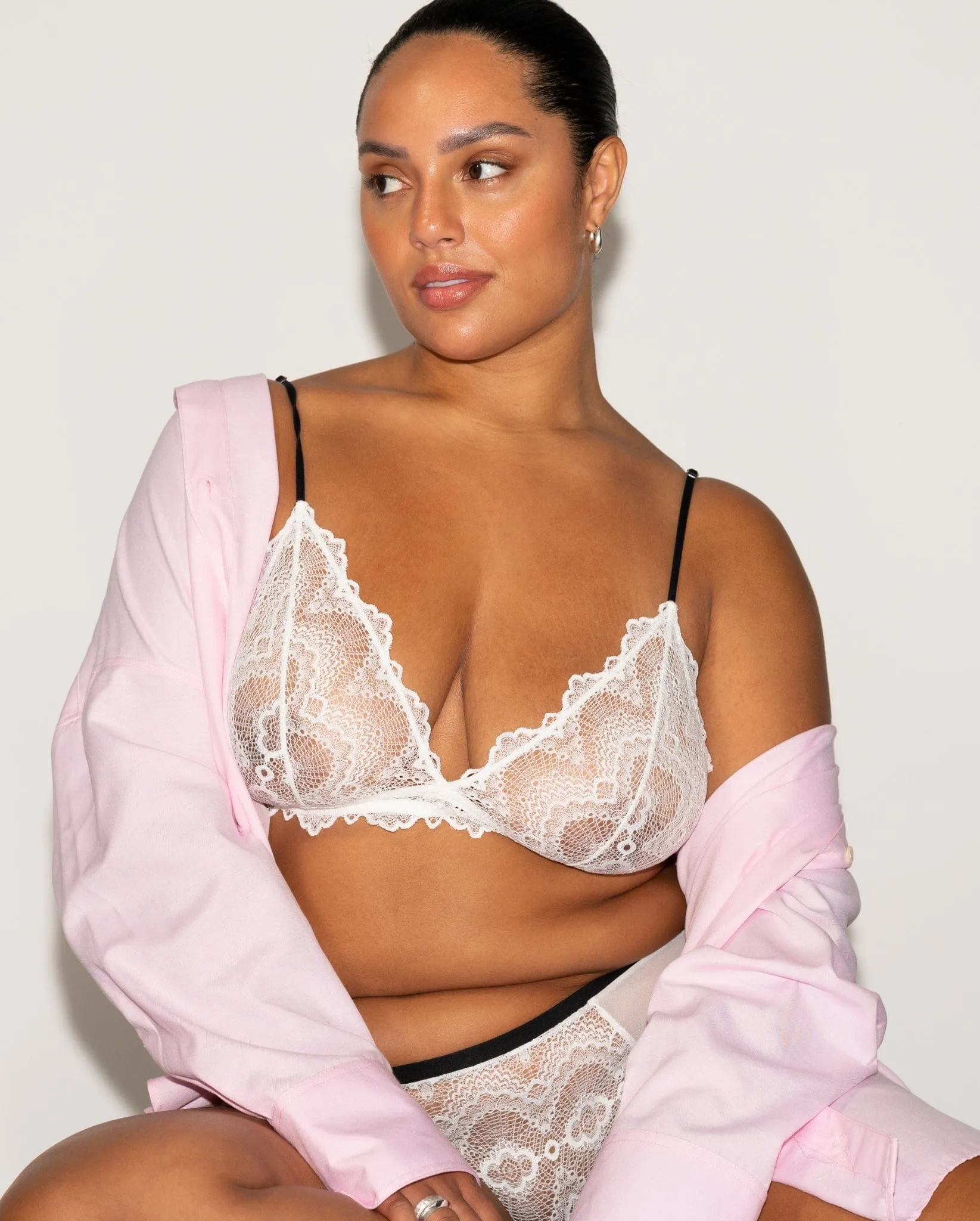 Lace Triangle Bralette White/Black sold by Ivalo.com product image thumbnail 2