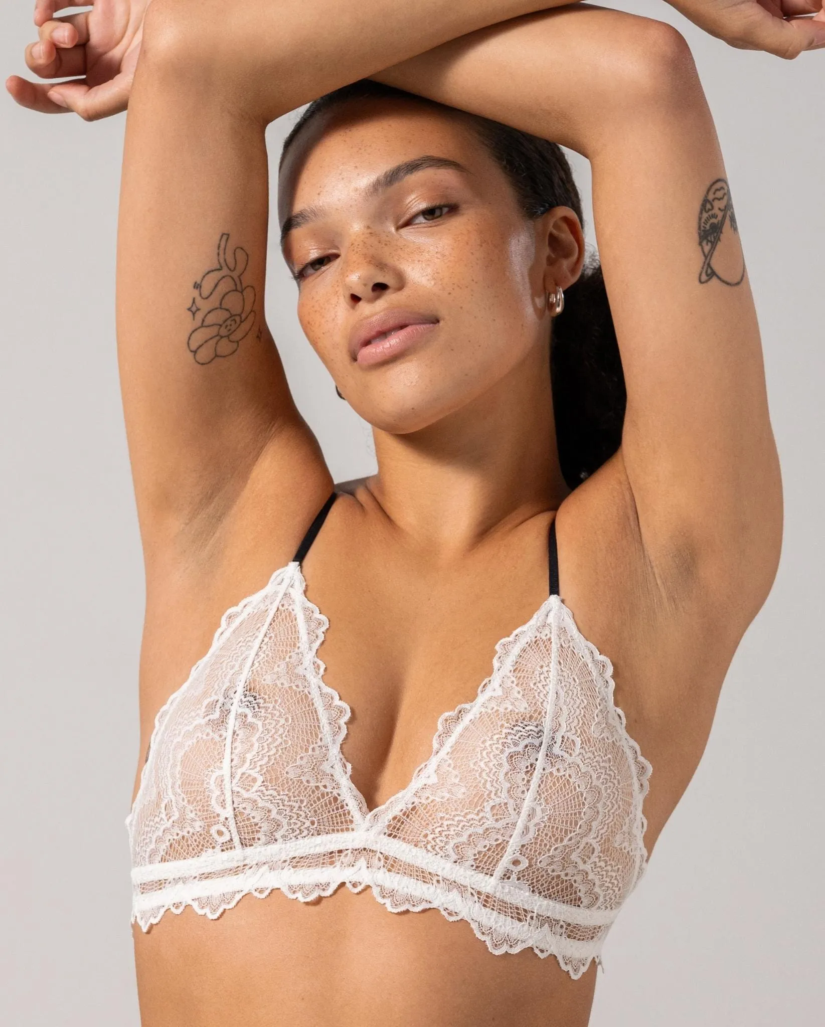 Lace Triangle Bralette White/Black sold by Ivalo.com product image thumbnail 5