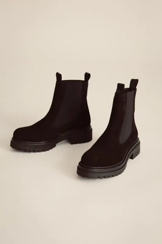 Black Chelsea Boots sold by Ivalo.com