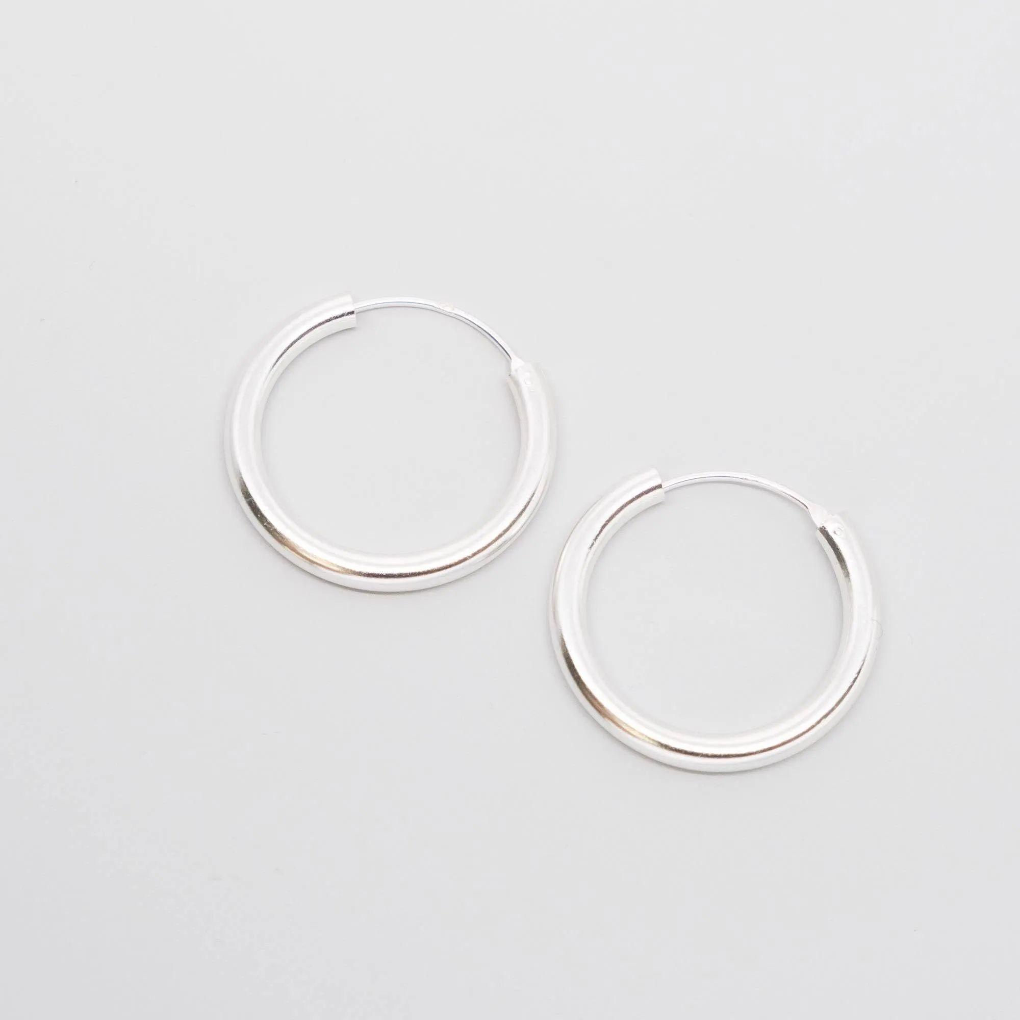 Bold Hoop Earrings S/M sold by Ivalo.com product image thumbnail 2