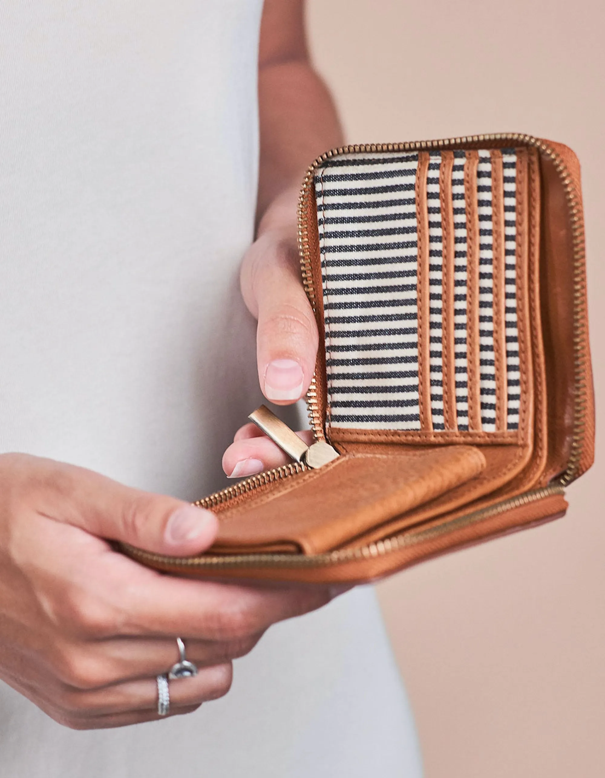 Sonny Square Wallet Cognac Stromboli Leather sold by Ivalo.com product image thumbnail 4