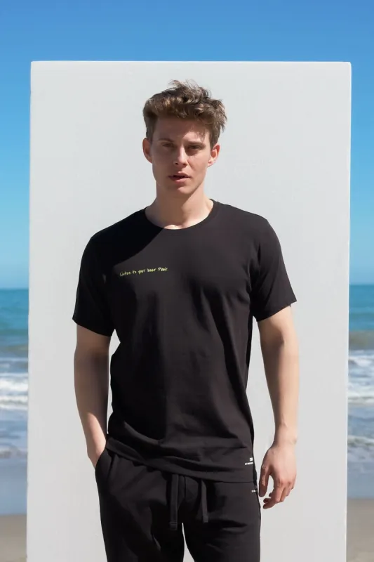 Printed Men's Crew Neck T-Shirt Black sold by Ivalo.com