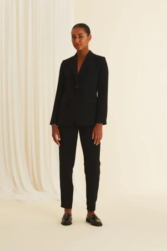 Kenzie Classic Blazer Black sold by Ivalo.com