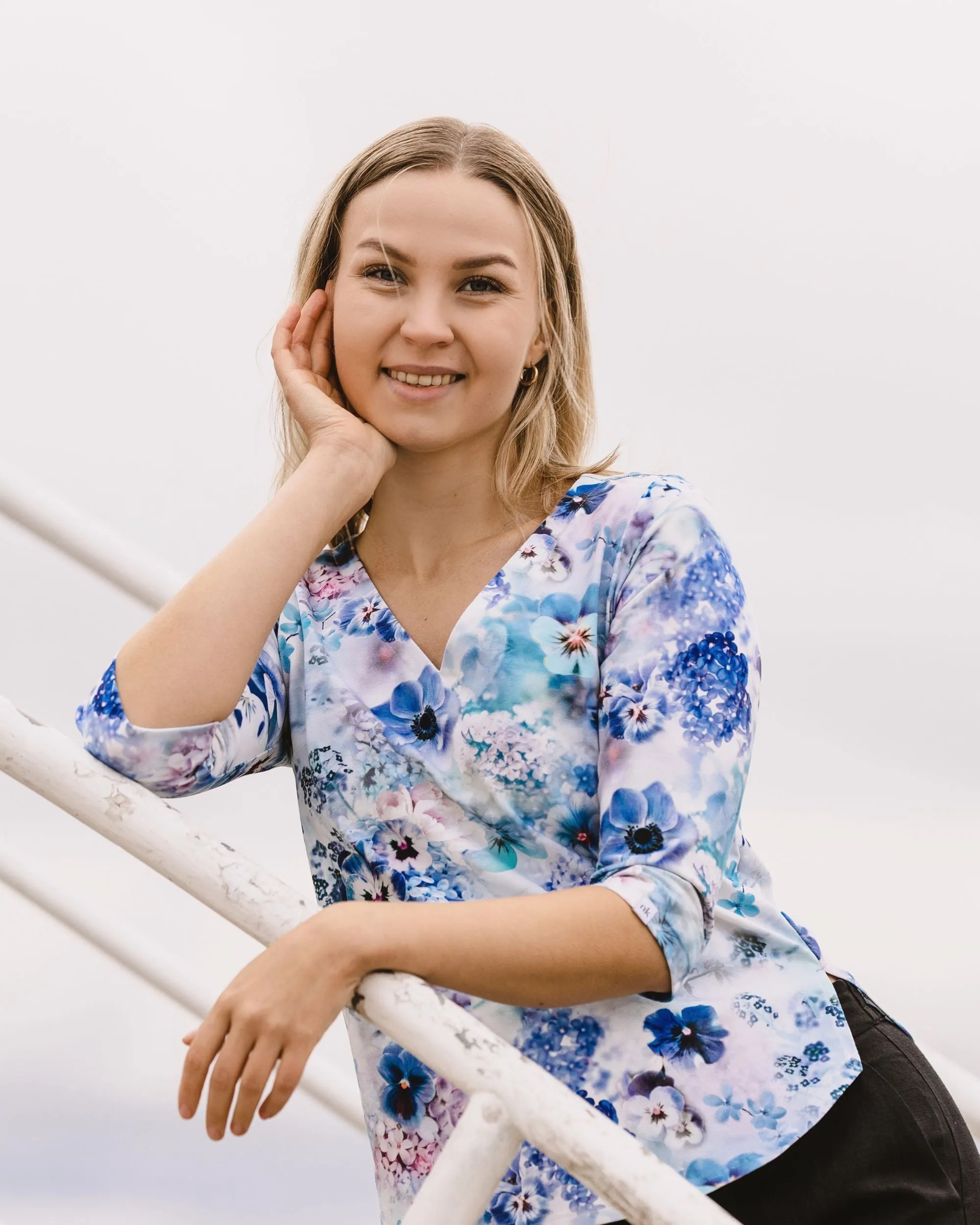 Vera Blouse Lush Blue sold by Ivalo.com product image thumbnail 4