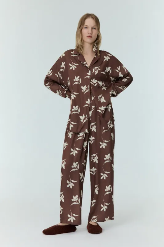 Midtown Pants Brown sold by Ivalo.com