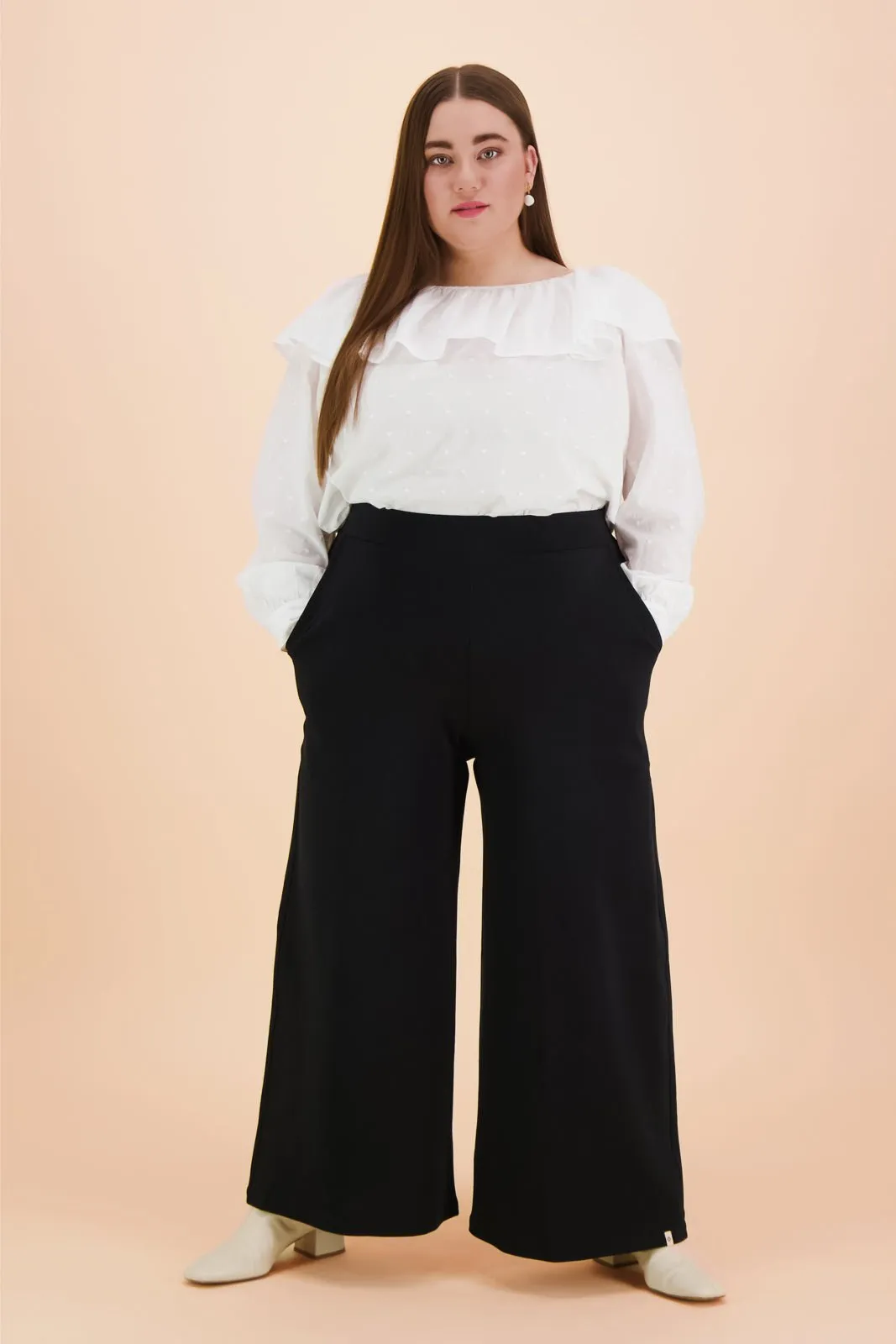 Everyday Culottes Black sold by Ivalo.com