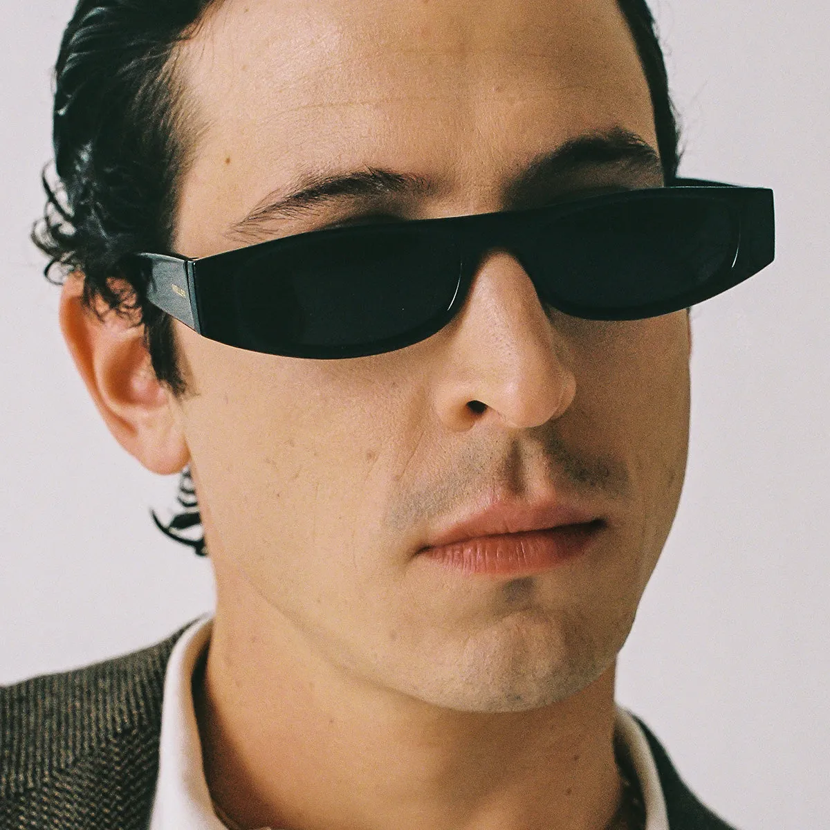 Ife Sunglasses All Black sold by Ivalo.com product image thumbnail 2