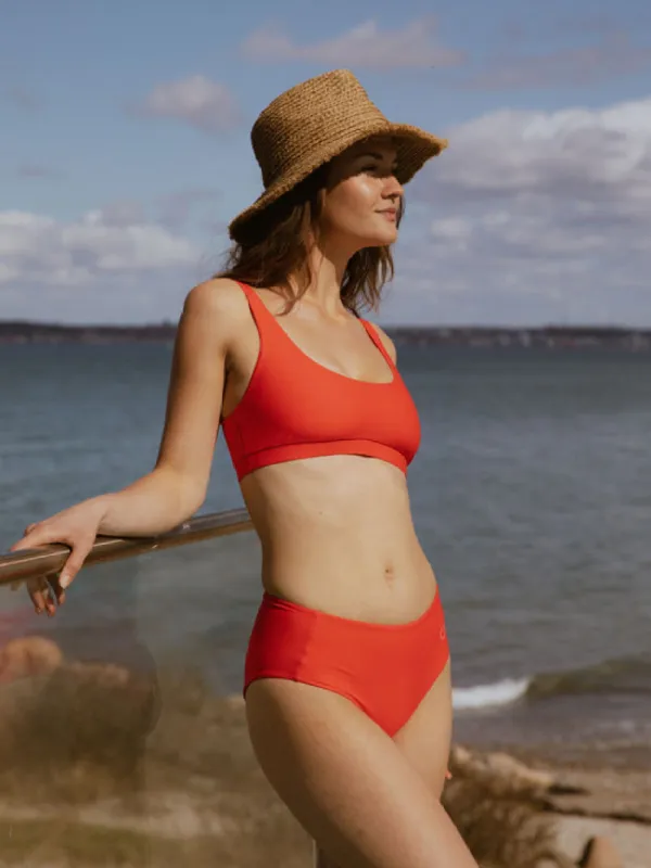 Agung Sporty Bikini Top Heat sold by Ivalo.com