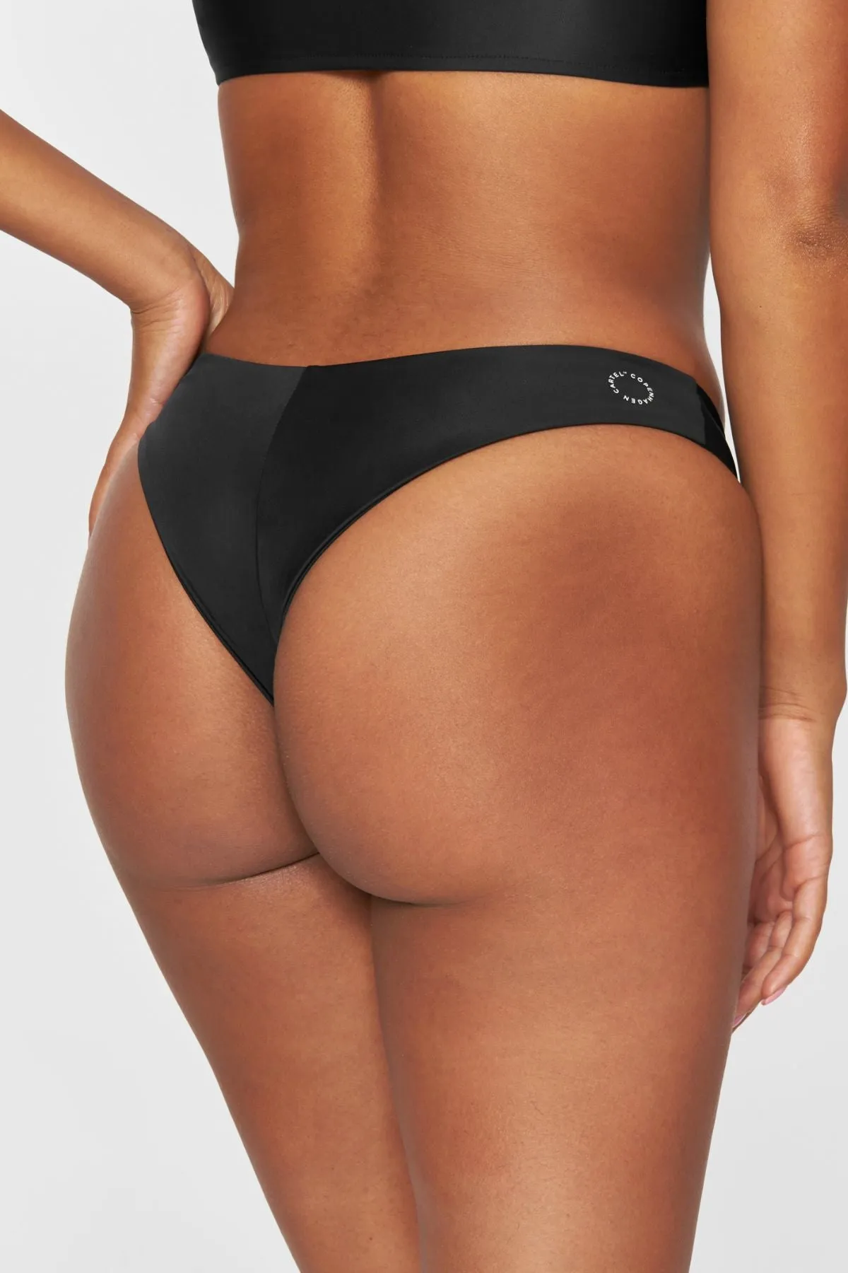 Canggu V-Shape Bikini Bottom Nero sold by Ivalo.com