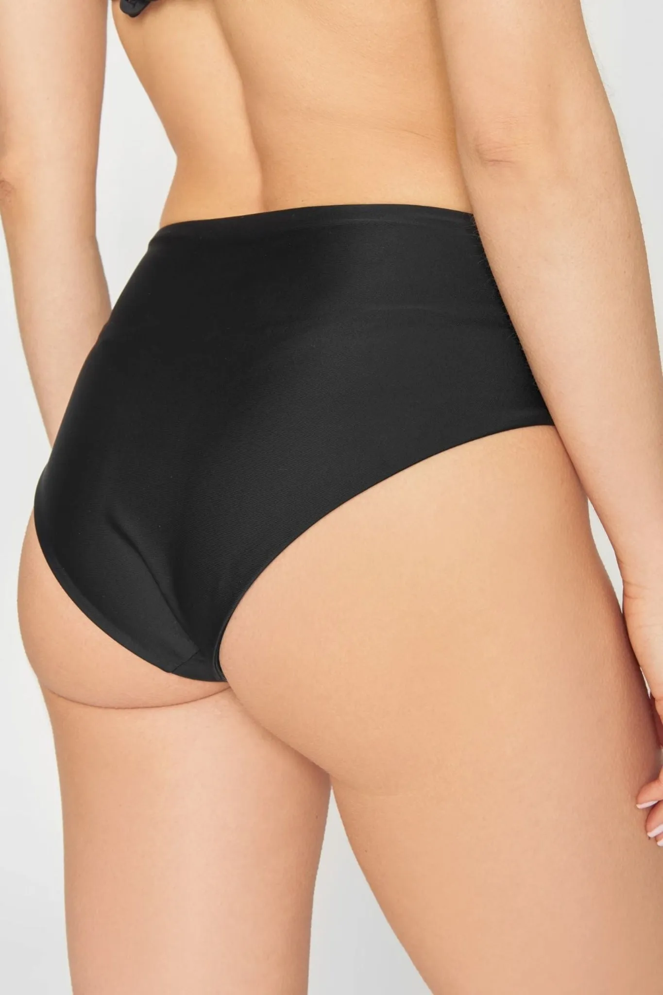 Ubud High-Waist Bikini Bottom Nero sold by Ivalo.com