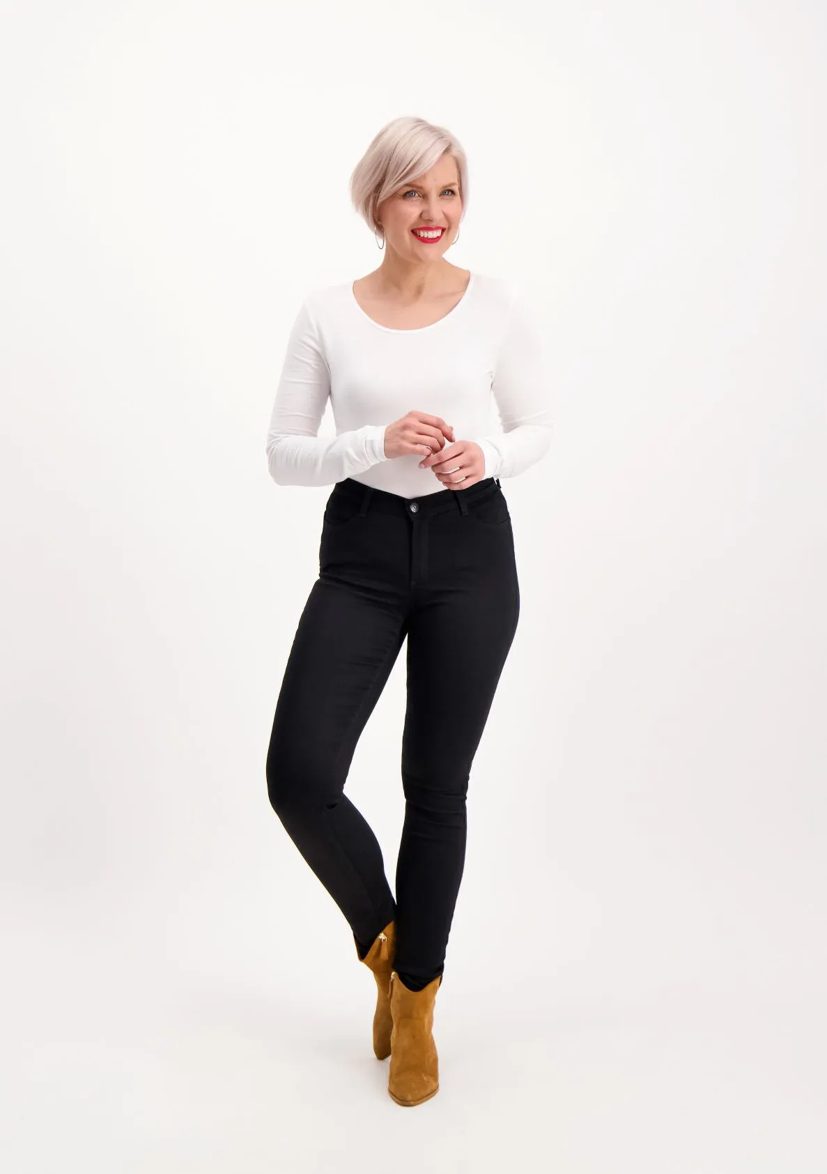 Legging Super Stretch Jeans Black Satin Finish sold by Ivalo.com