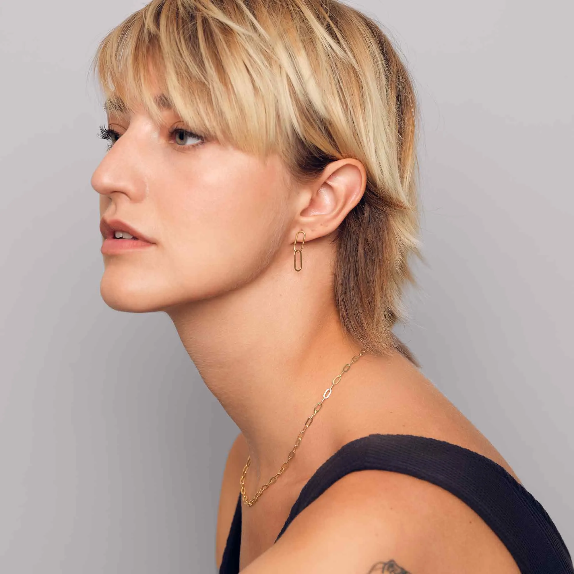 Link Chain Stud Earrings sold by Ivalo.com product image thumbnail 2