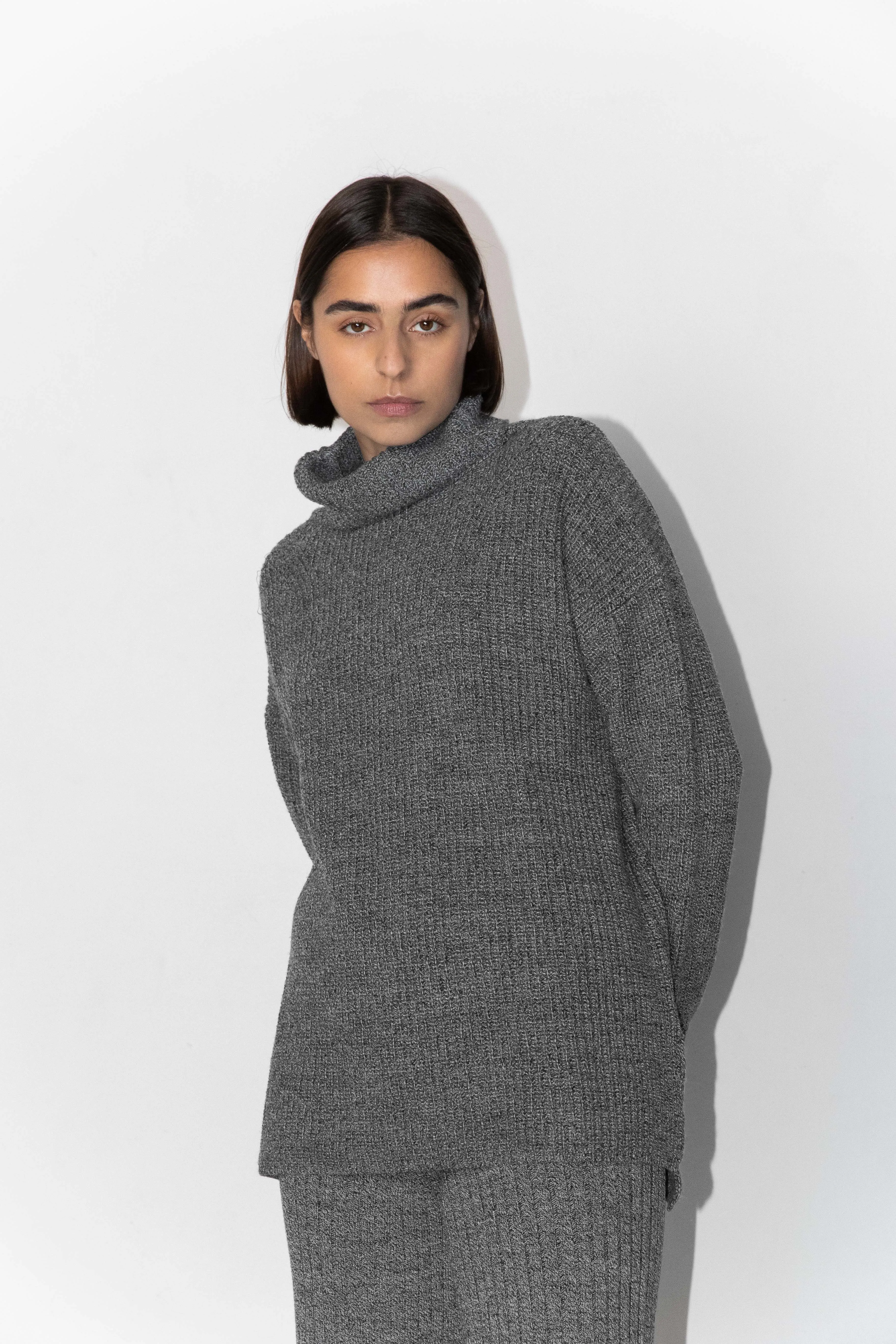 Heavy Turtleneck Knit Dark Grey sold by Ivalo.com product image thumbnail 5