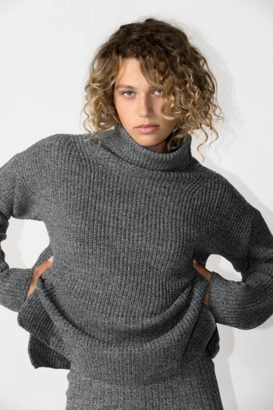 Heavy Turtleneck Knit Dark Grey sold by Ivalo.com