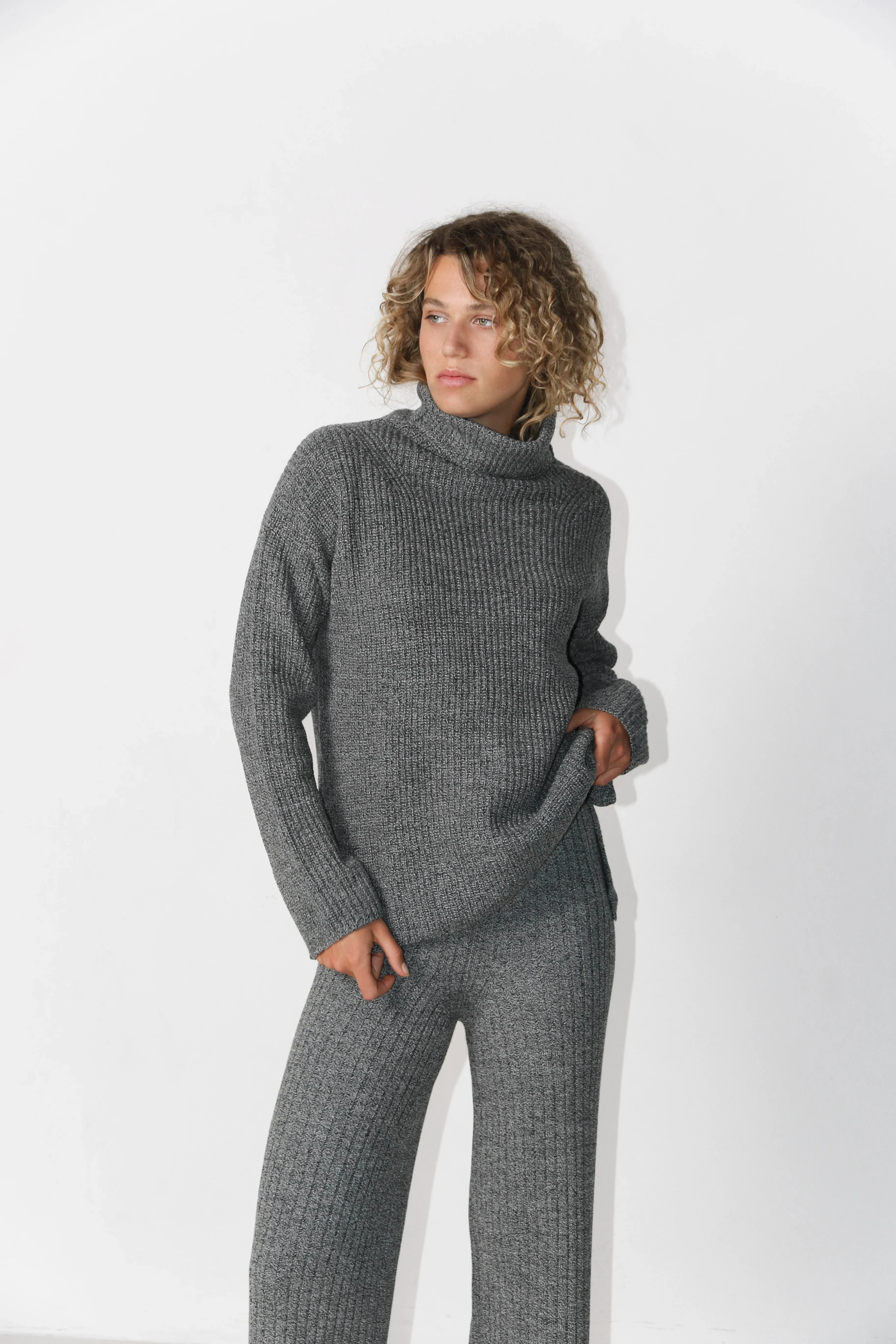 Heavy Turtleneck Knit Dark Grey sold by Ivalo.com product image thumbnail 2