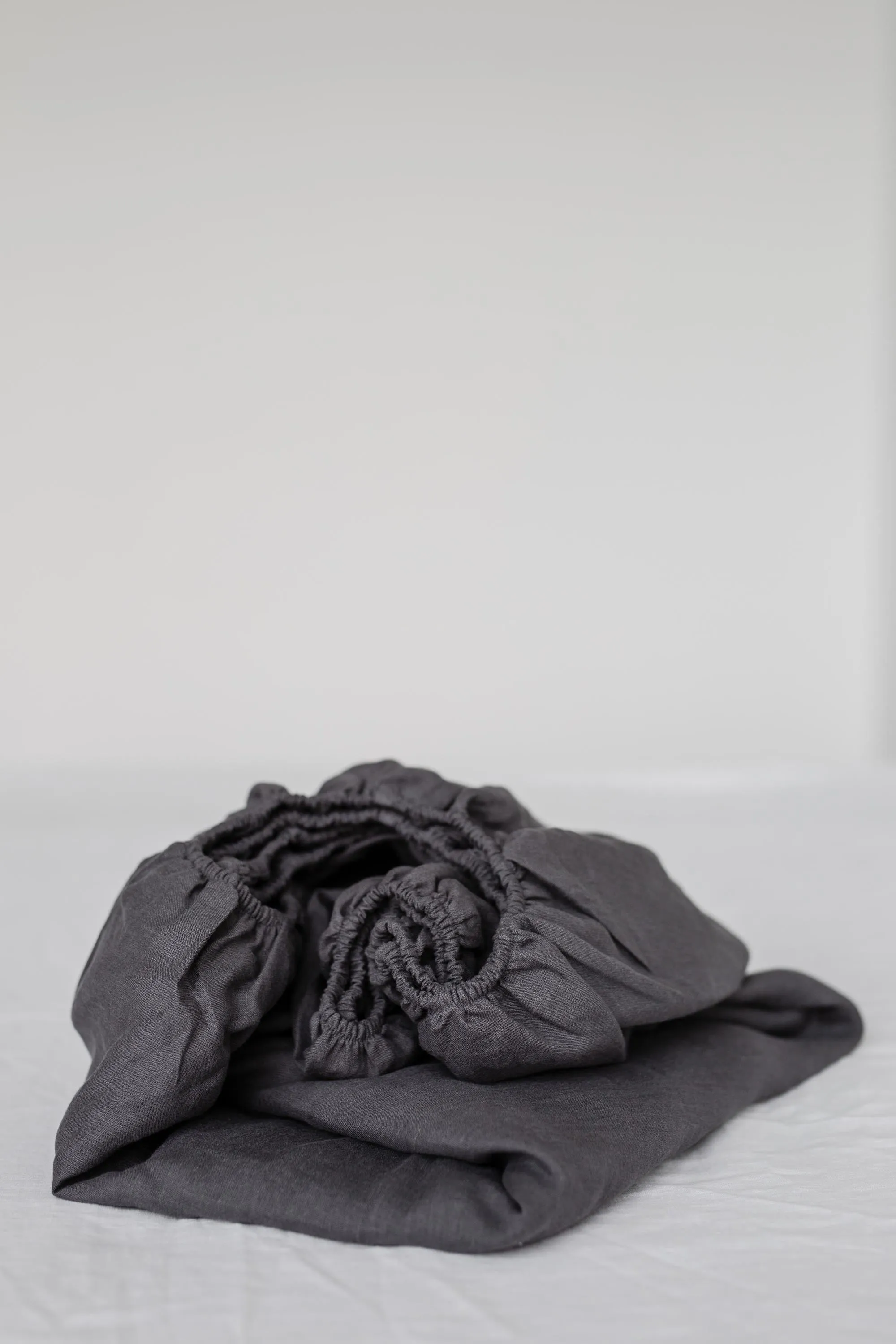 Linen Fitted Sheet Charcoal sold by Ivalo.com product image thumbnail 2