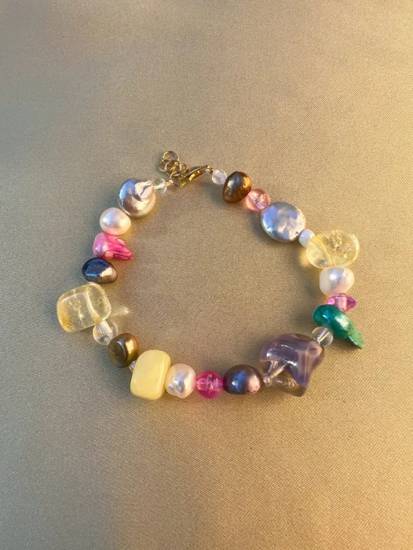 Jazzy Bracelet sold by Ivalo.com