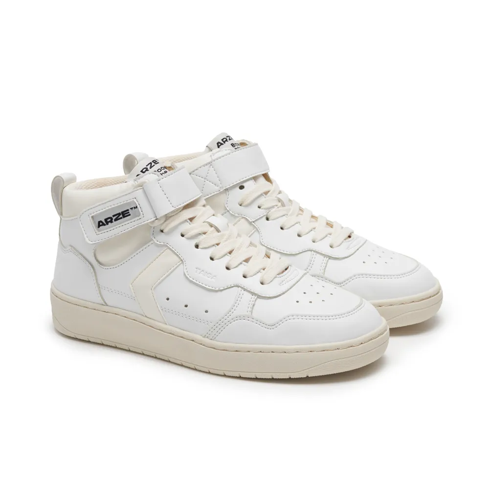 Taiga Hi Sneakers All White sold by Ivalo.com product image thumbnail 2