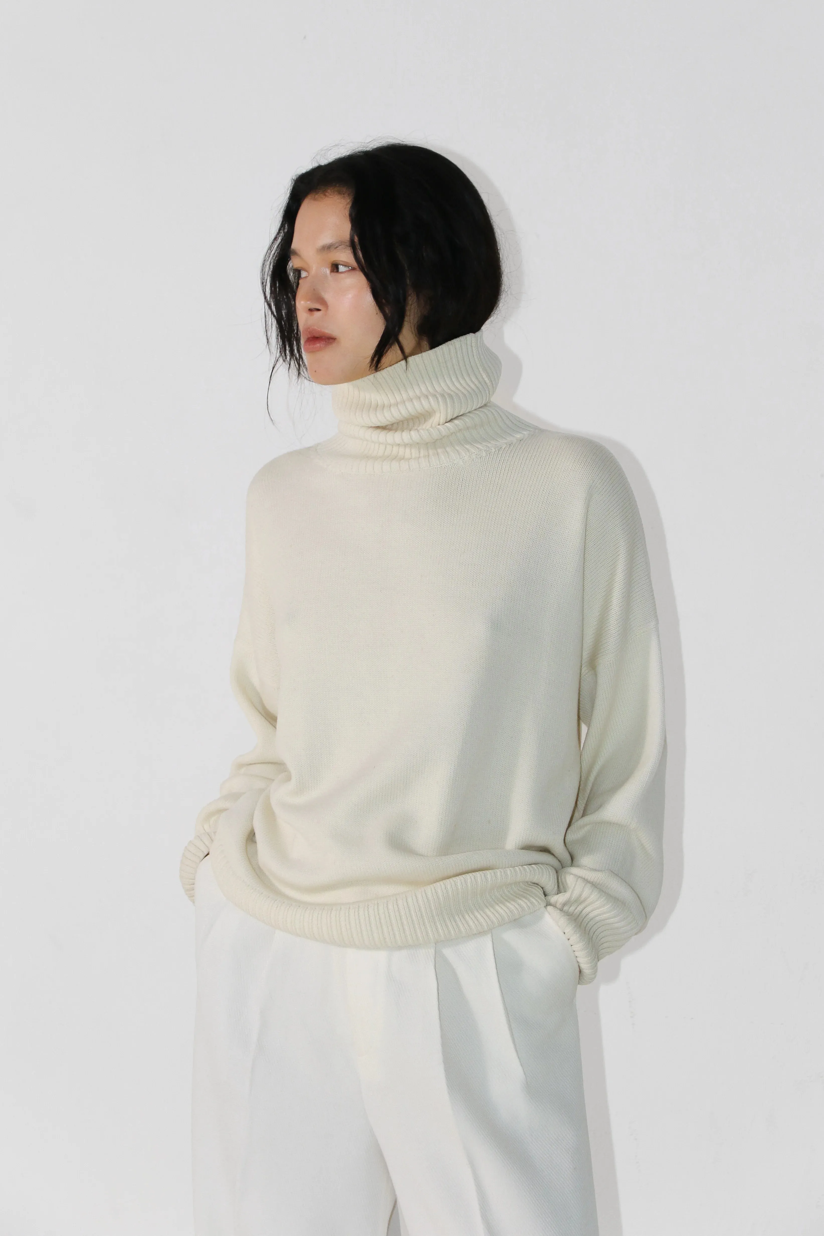 Heavy Turtleneck Knit Cream sold by Ivalo.com