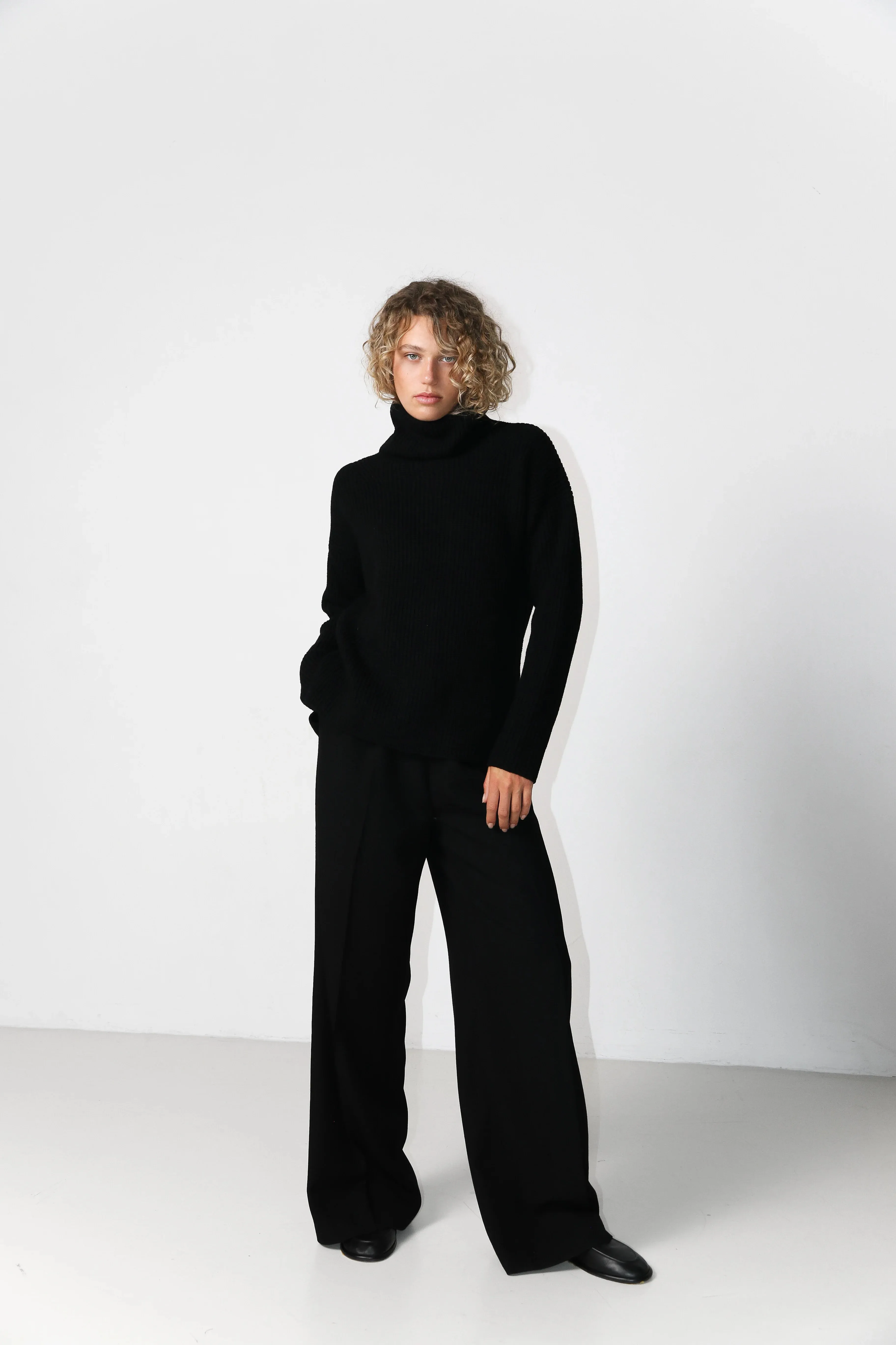 Heavy Turtleneck Knit Black sold by Ivalo.com product image thumbnail 2