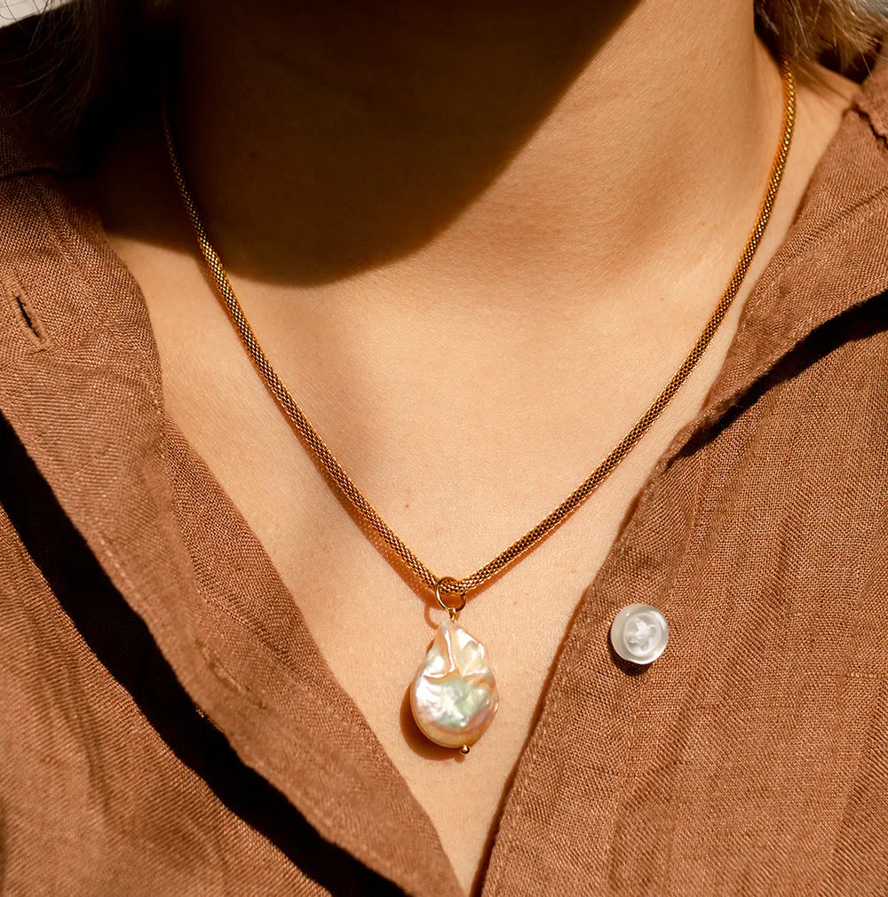 Coin Pearl With Mesh Golden Chain Necklace sold by Ivalo.com product image thumbnail 2