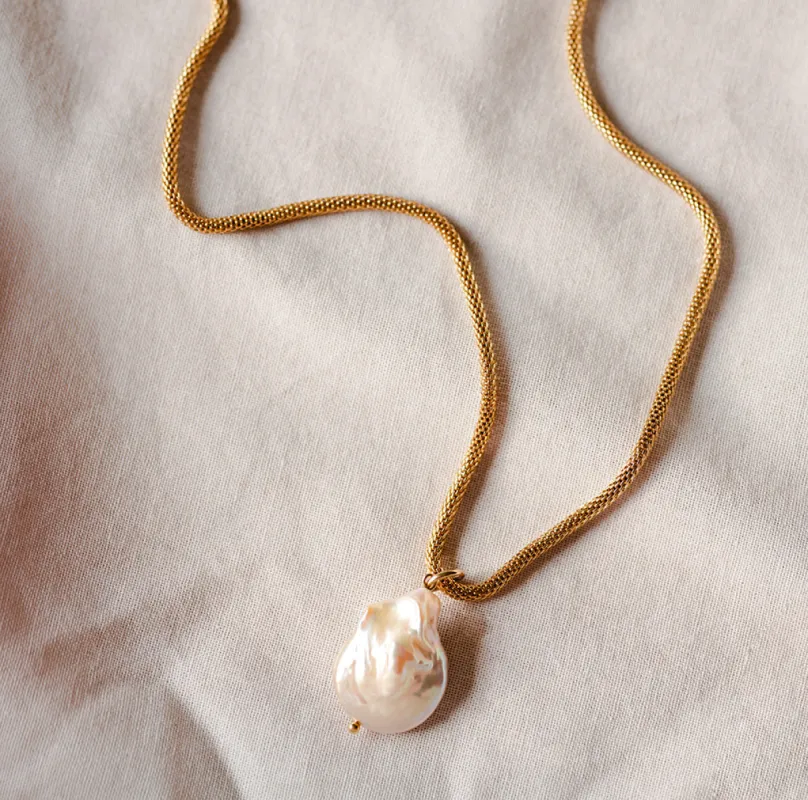 Coin Pearl With Mesh Golden Chain Necklace sold by Ivalo.com