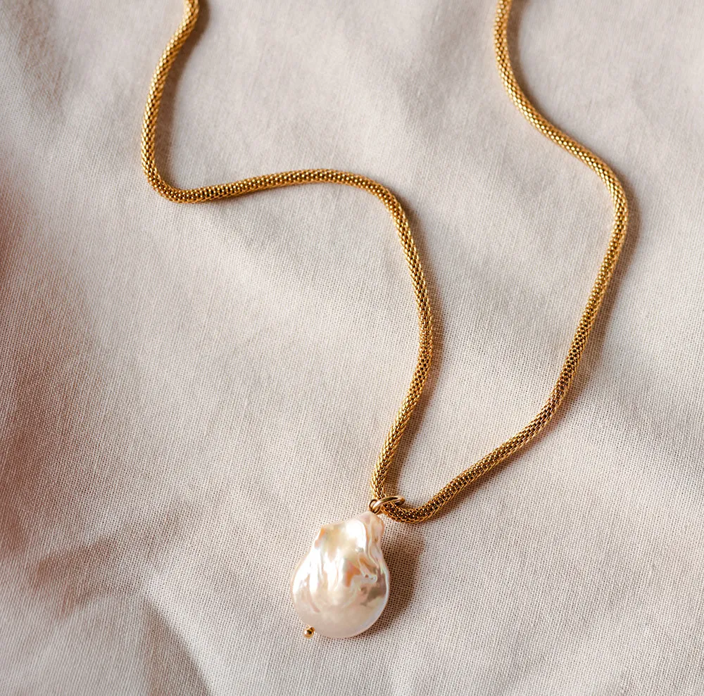 Coin Pearl With Mesh Golden Chain Necklace sold by Ivalo.com