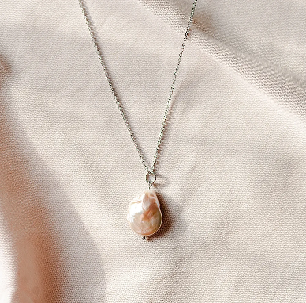 Coin Pearl With Thin Silver Chain Necklace sold by Ivalo.com