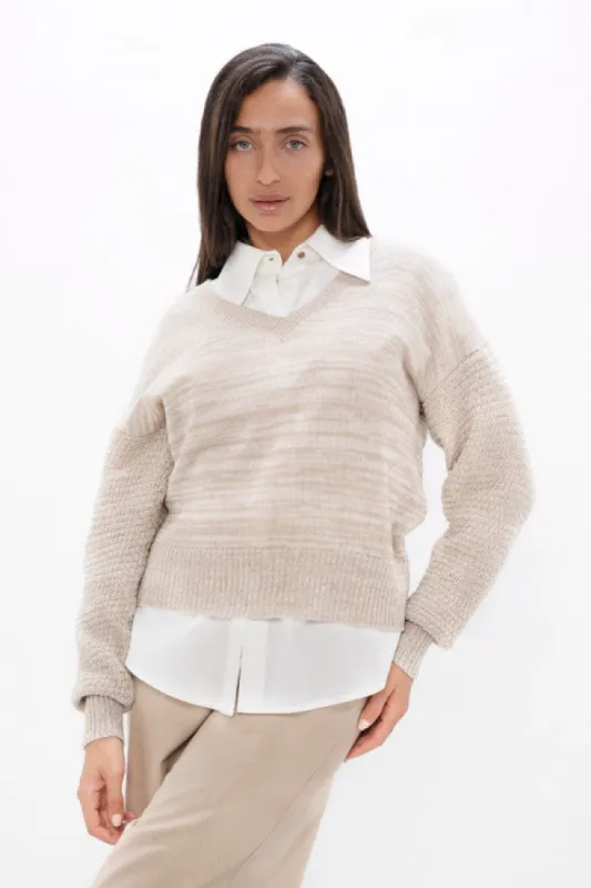Nagano MMJ V-Neck Sweater Sand Marl sold by Ivalo.com