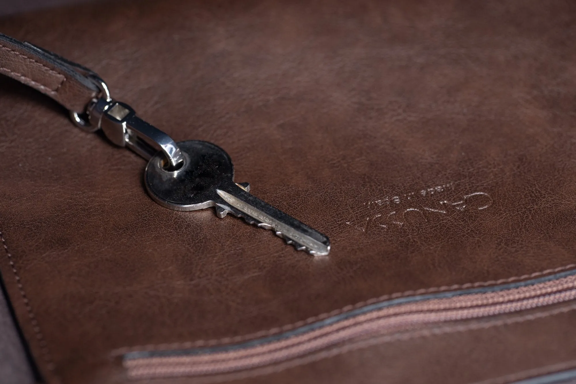 Totissimo Shoulder Bag Chocolate sold by Ivalo.com product image thumbnail 3