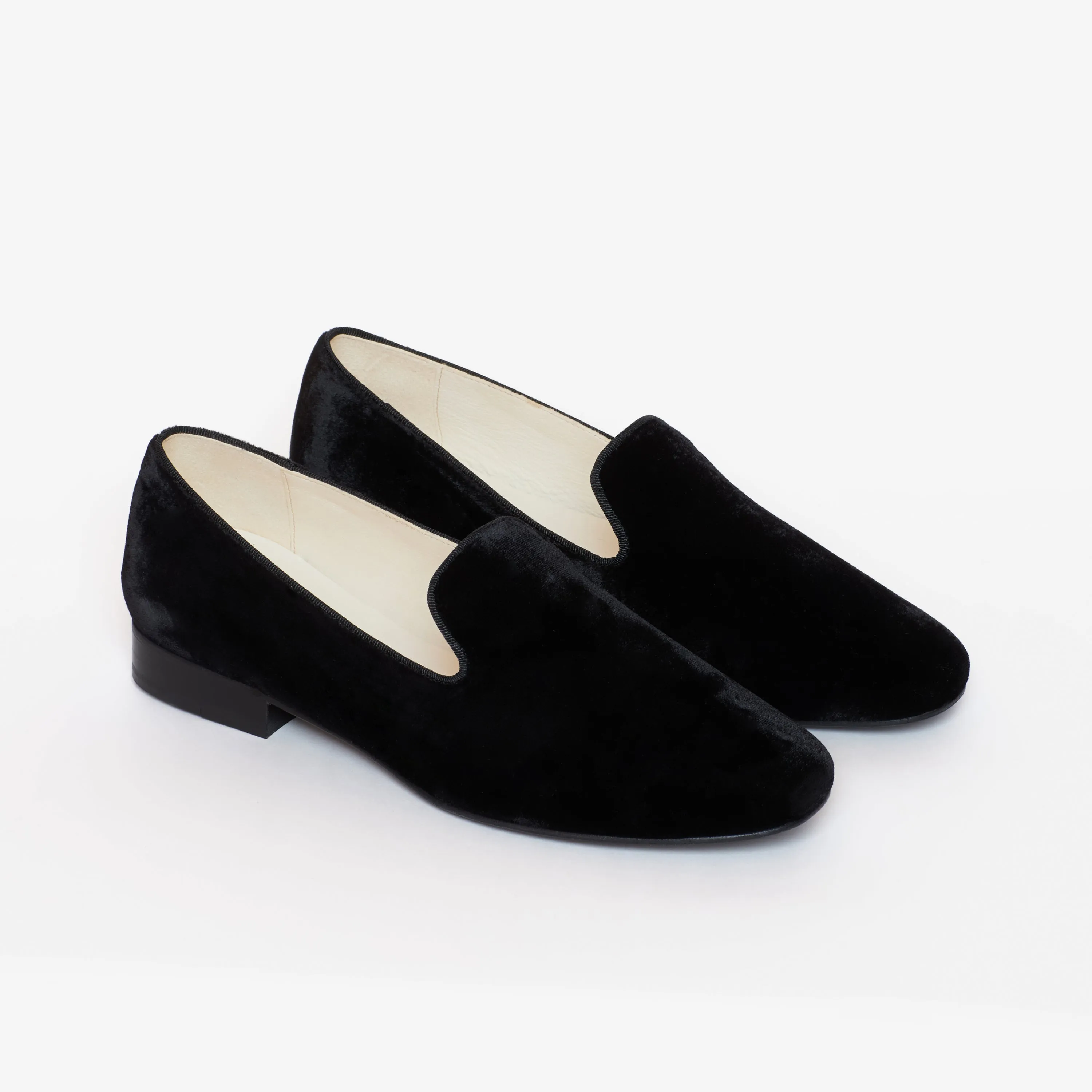 Thomas Velvet Slipper Black sold by Ivalo.com