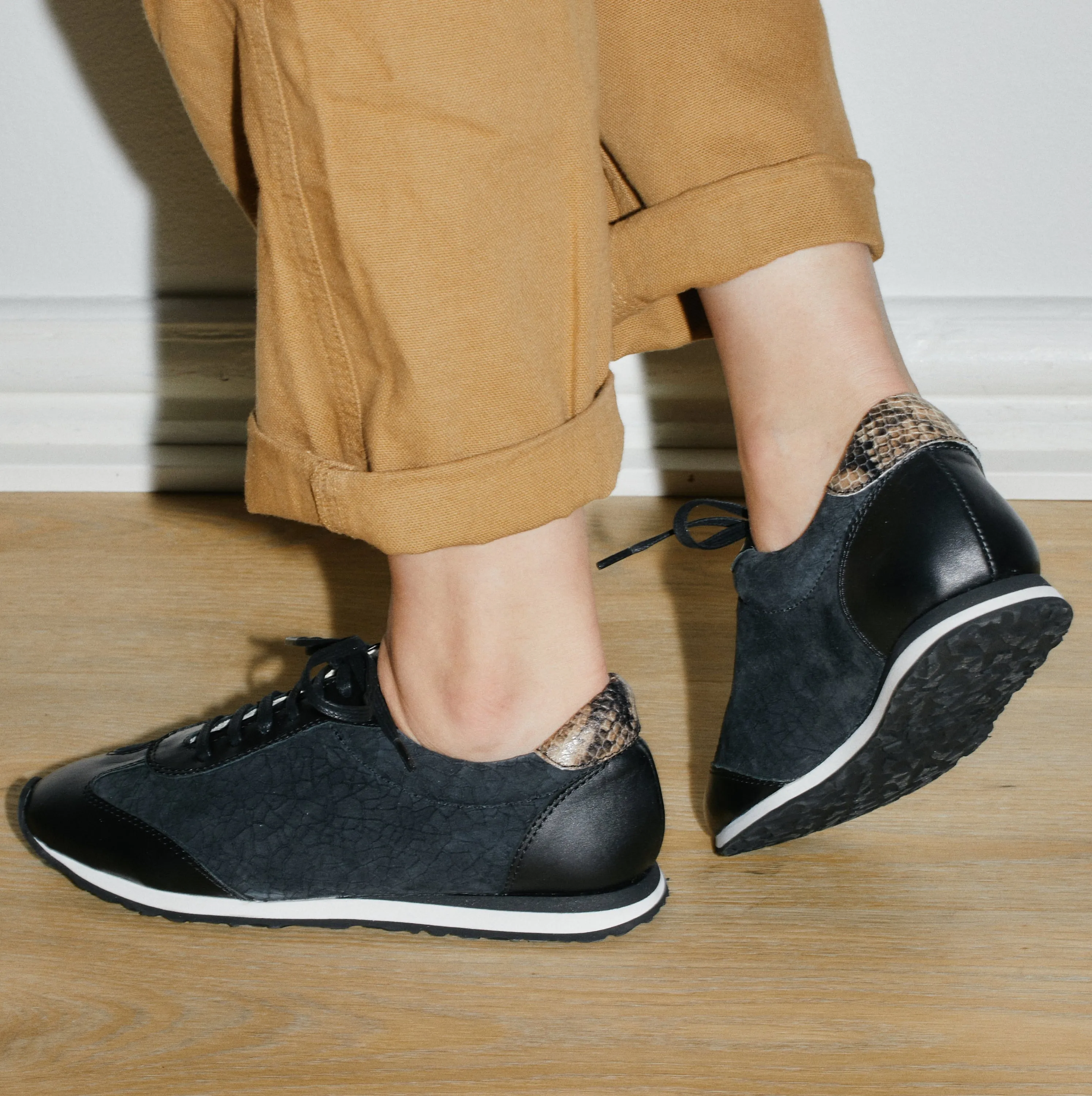 Ariel sneakers black sold by Ivalo.com product image thumbnail 2