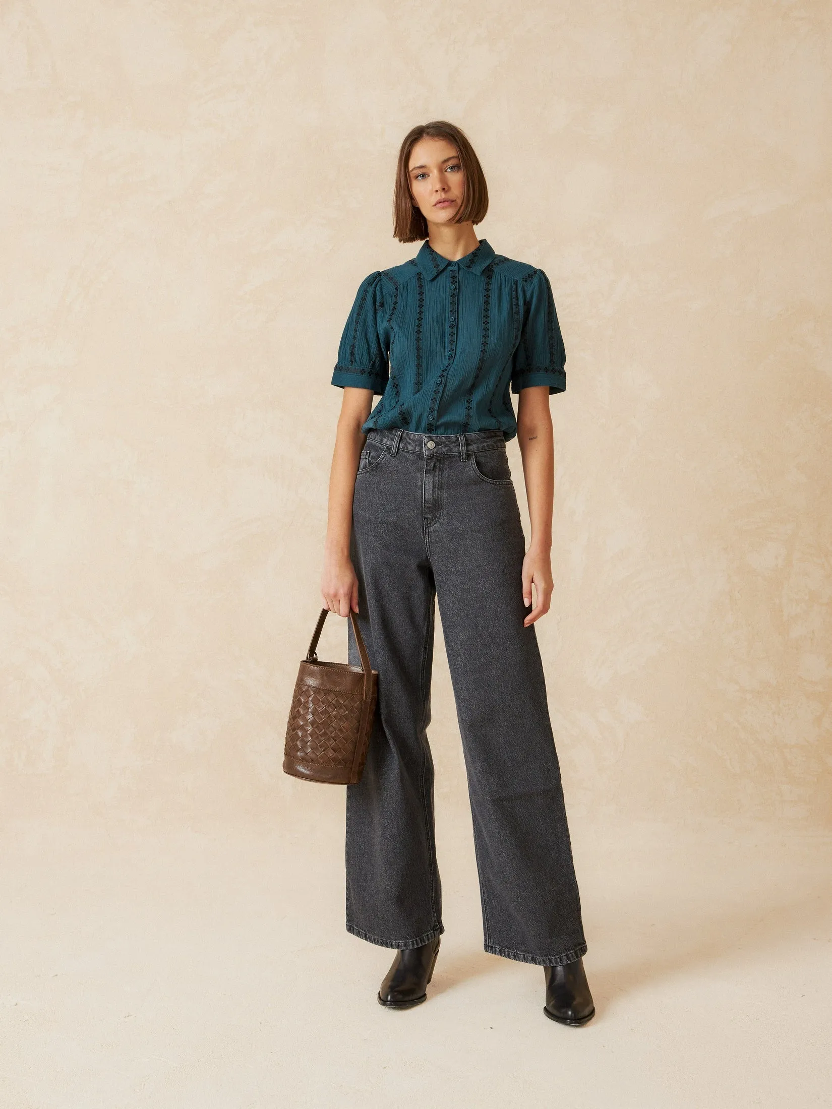 SHORT SLEEVE SHIRT JACQUARD sold by Ivalo.com