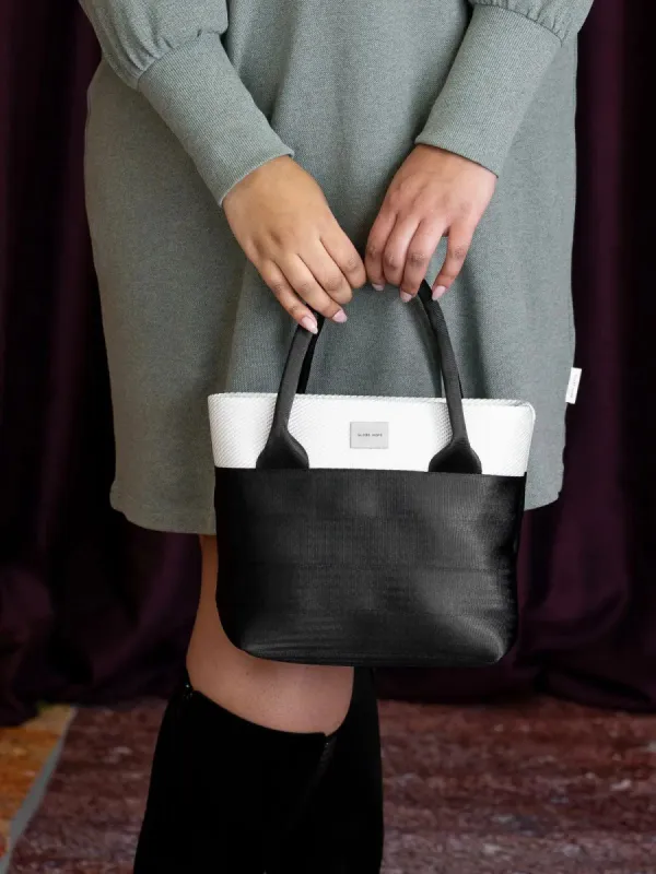 Palo Bag Black and White made by Globe Hope