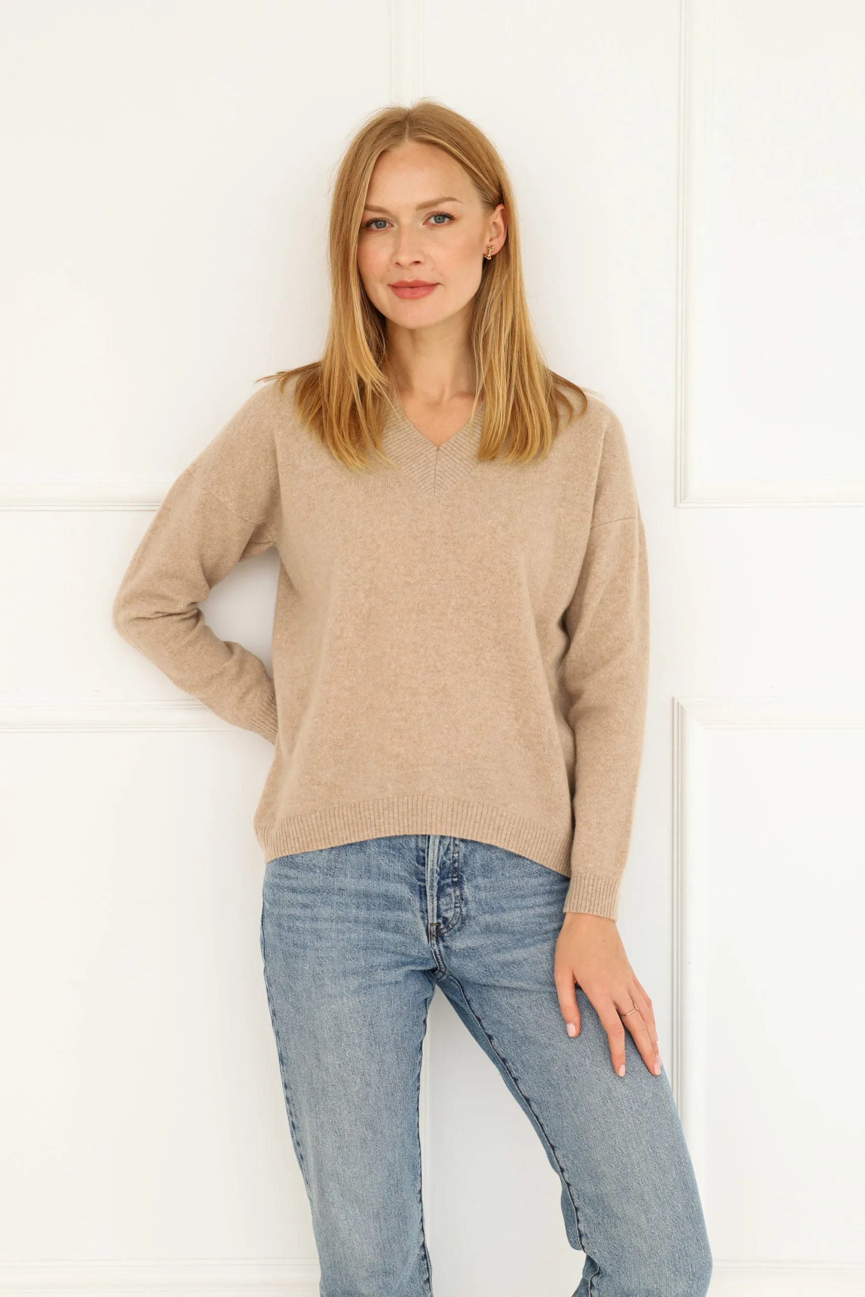 Enteliér Beige Cashmere Sweater sold by Ivalo.com