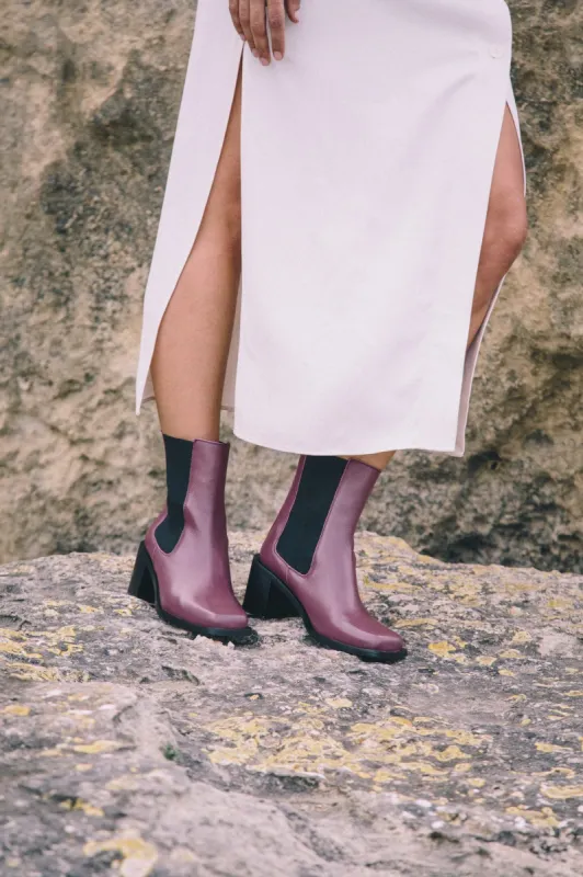 Squared Heel Boots Burgundy sold by Ivalo.com