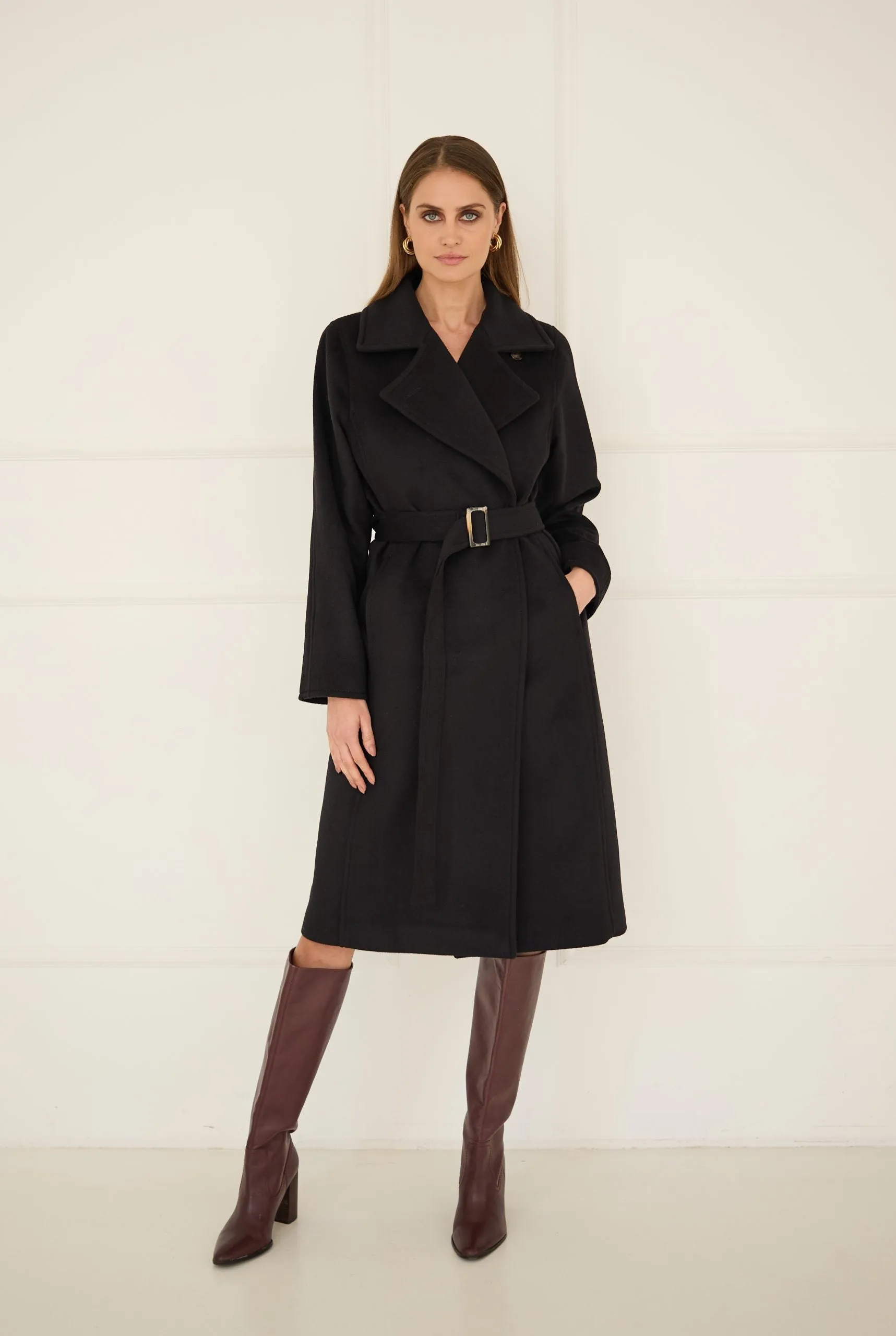 Classic Cashmere Coat Black sold by Ivalo.com