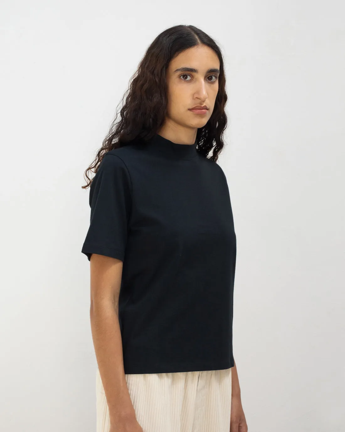 Big Collar T-Shirt Unisex Black sold by Ivalo.com product image thumbnail 3