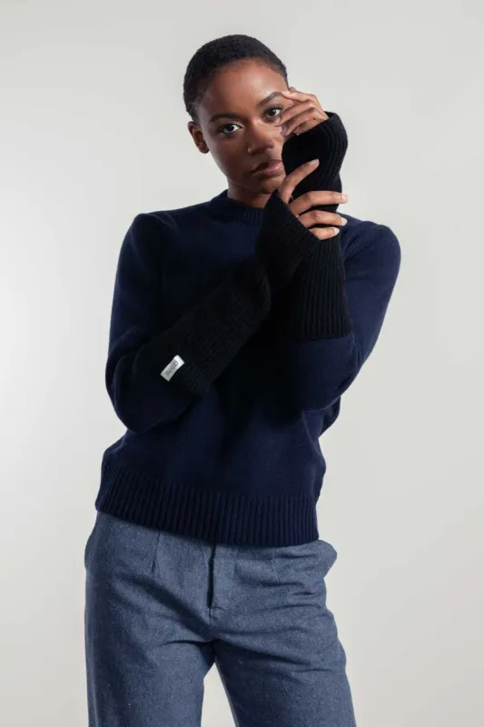 Ingrid Unisex Fingerless Cashmere Gloves Black sold by Ivalo.com