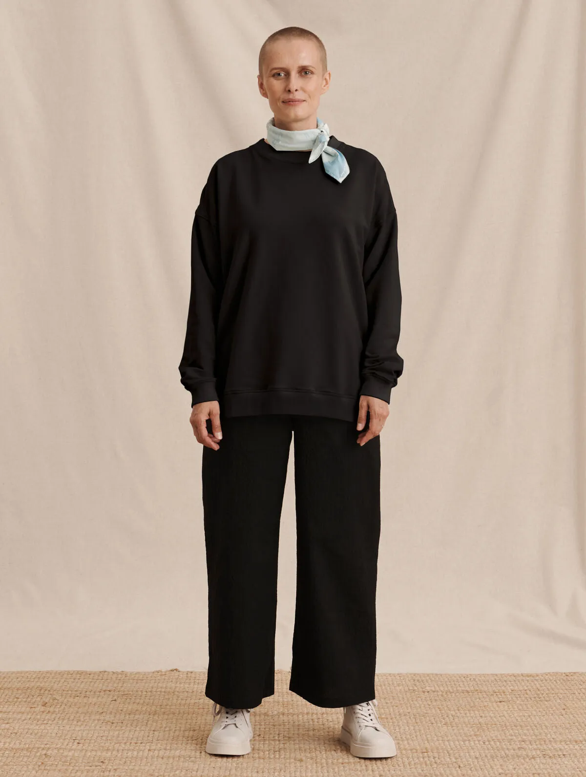 Senni Sweatshirt Black sold by Ivalo.com