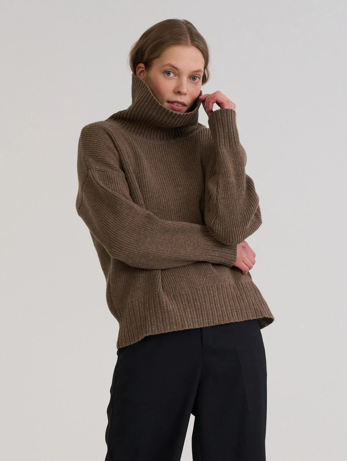 Asta Turtleneck Sweater Light Brown sold by Ivalo.com