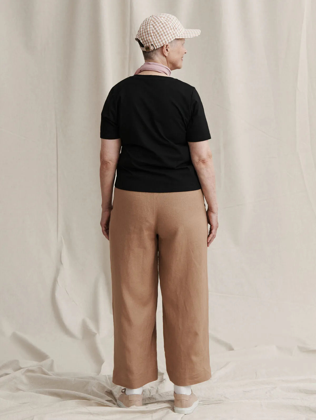 Cropped T-Shirt Black sold by Ivalo.com product image thumbnail 3