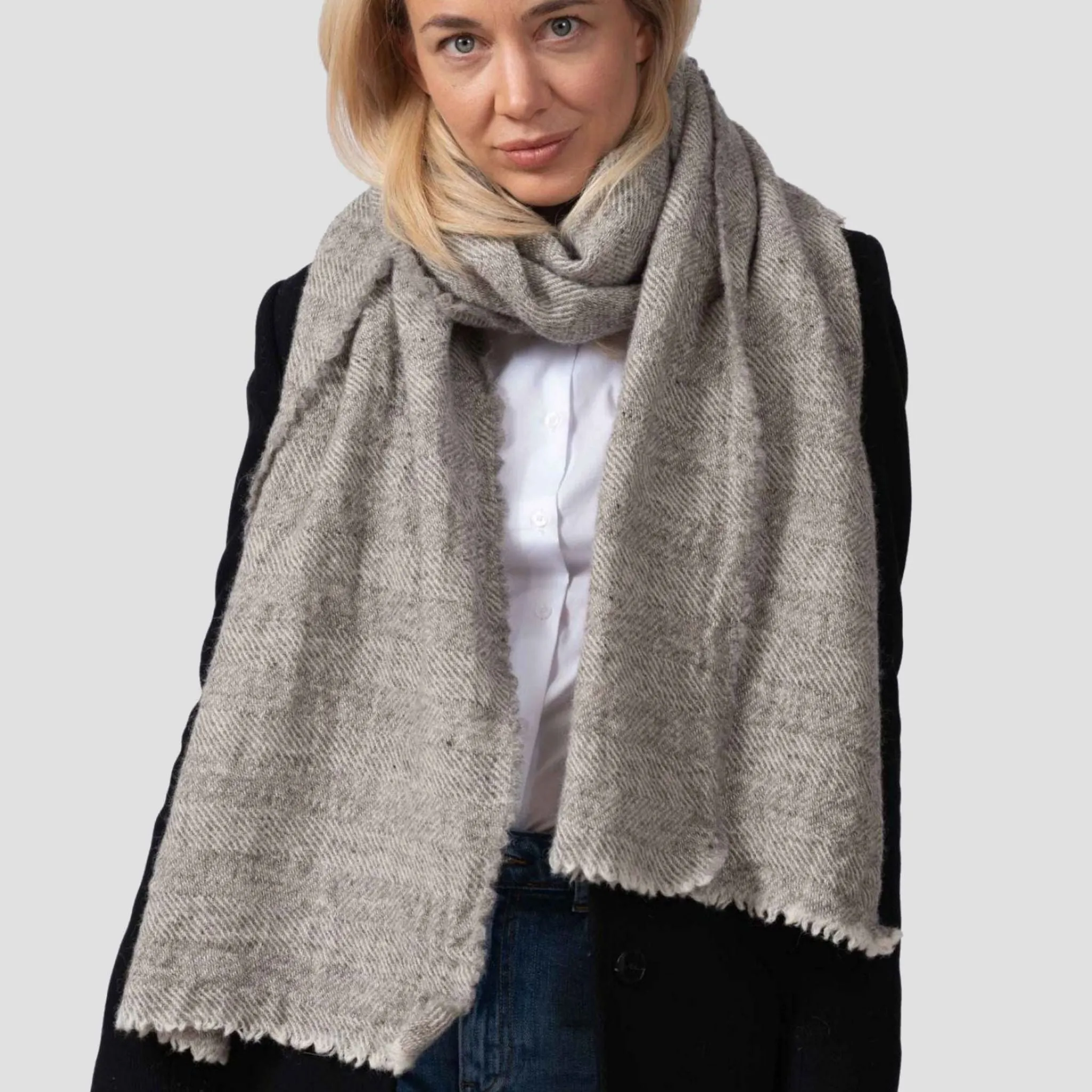Eliel Scarf Grey sold by Ivalo.com