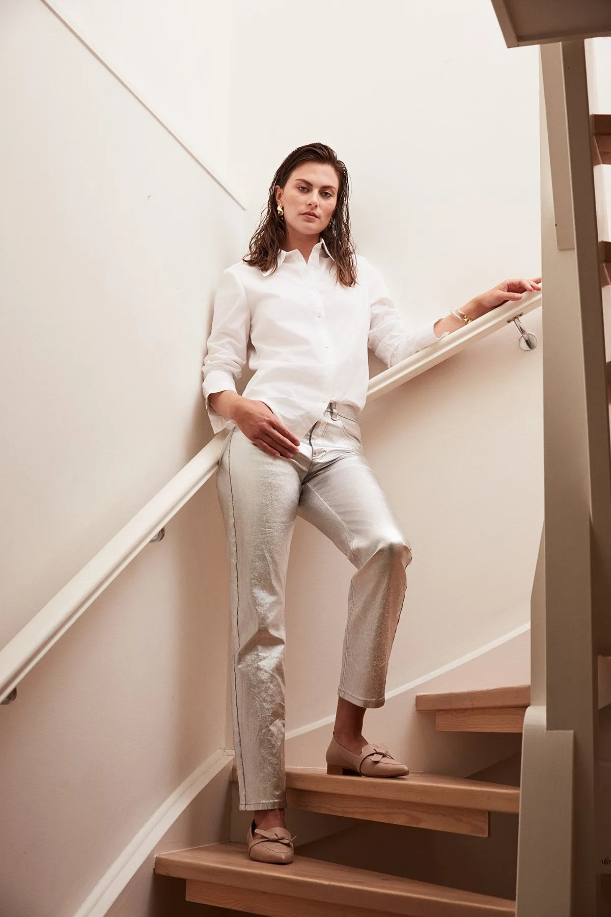 Metallic Straight Leg Jeans Silver sold by Ivalo.com product image thumbnail 5